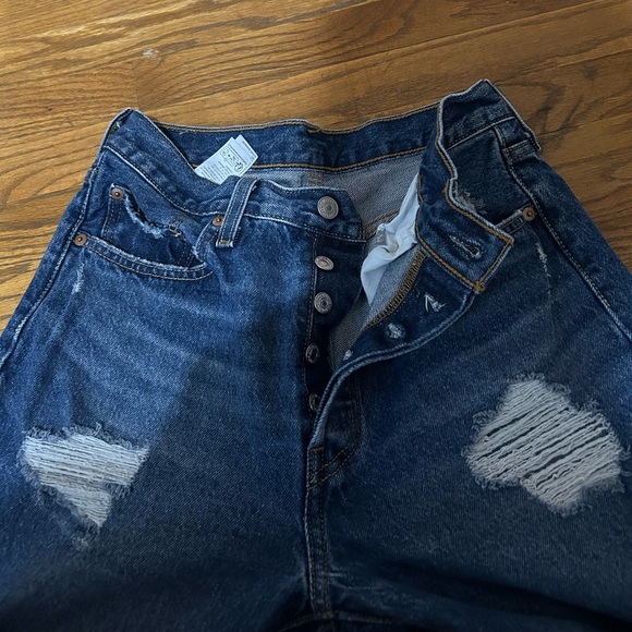 Levi’s 501 distressed denim - Picture 4 of 9